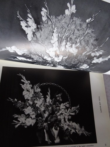 fUNERAL FLOWERS ALBUM OF DESIGN FLORIST PUB SPIRAL BOUND BOOK VINTAGE neocurio - Picture 8 of 14