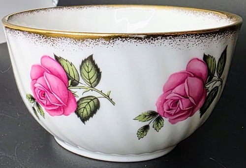 Elizabethan Fine Bone China Sugar Bowl and Creamer Made in England - Picture 16 of 21