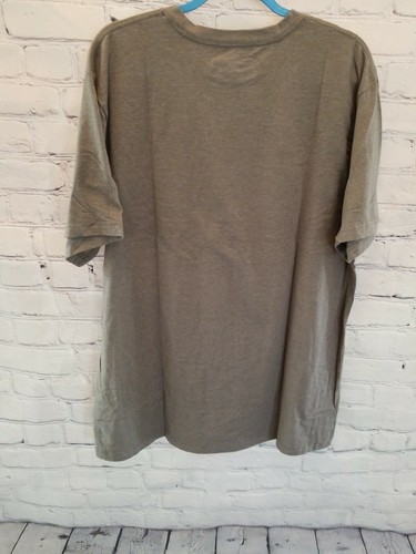 Brigham Young Cougars NCAA Image One Retro Stacked T-Shirt Adult Large Brand NEW - Picture 4 of 4