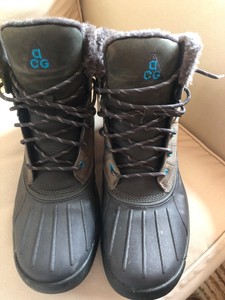 acg winter boots