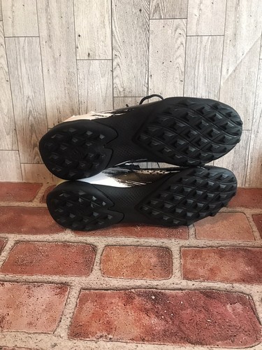 Scarpe da calcio Adidas Predator da uomo 5,5 tacchetti in erba bianco nero FW 9220 - Foto 5 di 6