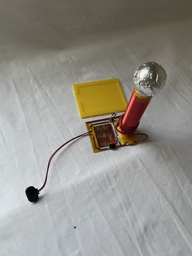 Komplett montierte Mini Tesla Spulenschaltung auf Glas - Bild 4 von 9
