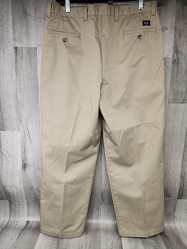 Dockers Classic Fit Pleated Pants Men's 36x30 Beige No Wrinkle Twill Khakis - Picture 3 of 10