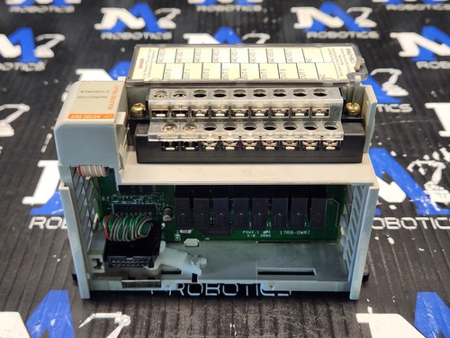 Modulo di uscita Allen Bradley 1769-0W8I - Foto 3 di 5