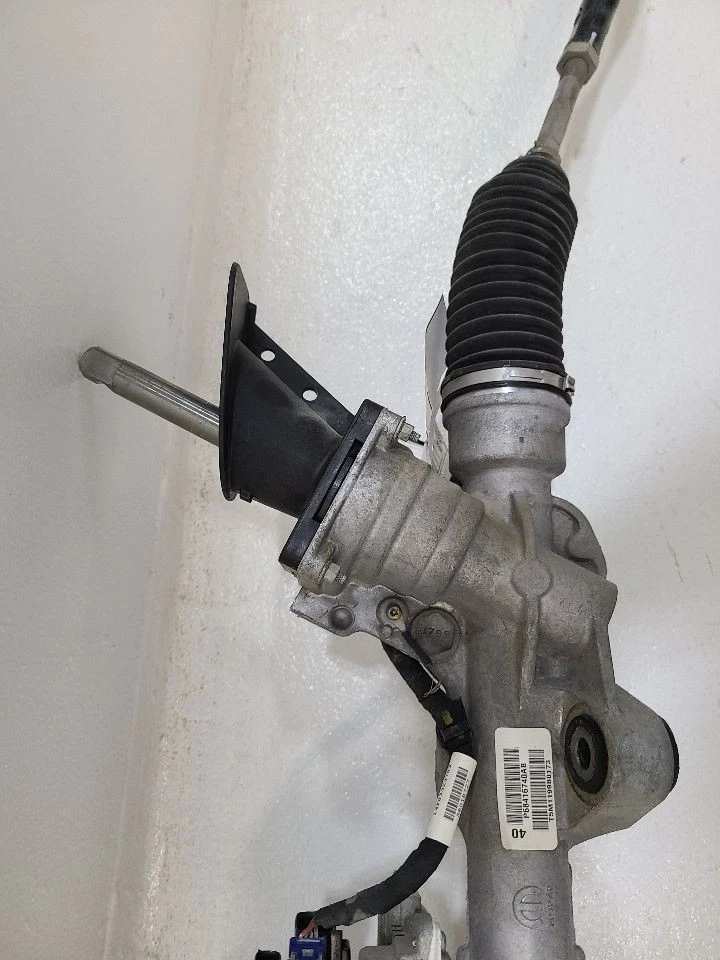 2017 - 2022 CHRYSLER PACIFICA Steering Gear/Rack FWD Touring Suspension  - Image 3 of 4