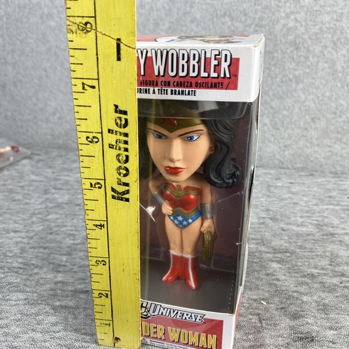 Funko Wacky Wobbler: DC Comics - Wonder Woman DC Universe Bobble-Head Open Box - Picture 10 of 10