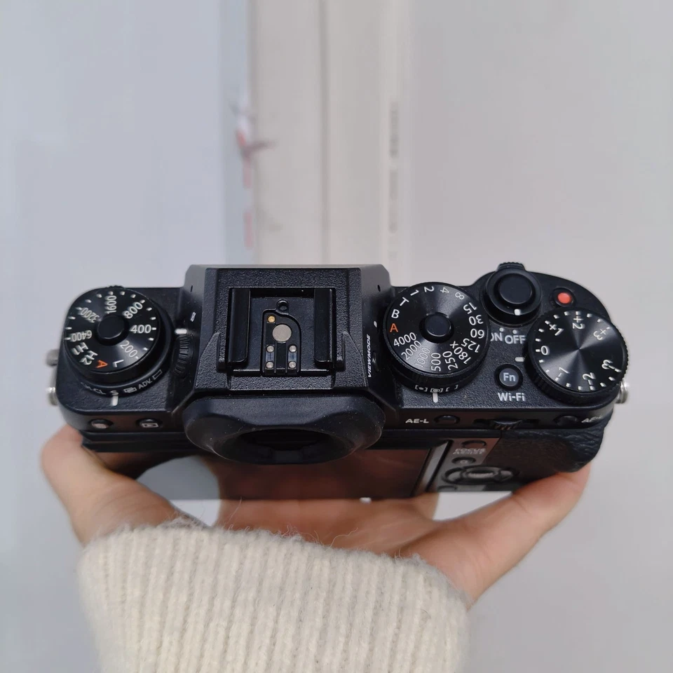 Fujifilm X-T1 16.3MP Mirrorless Digital Camera Body Only - English Language - Image 3 of 4