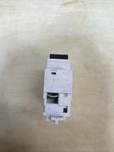 C300 G29.1 Permobil M300 M400 C500 C350 C400 Schalter Schutzschalter Sicherung MGB100H/1-B63 - Bild 3 von 12