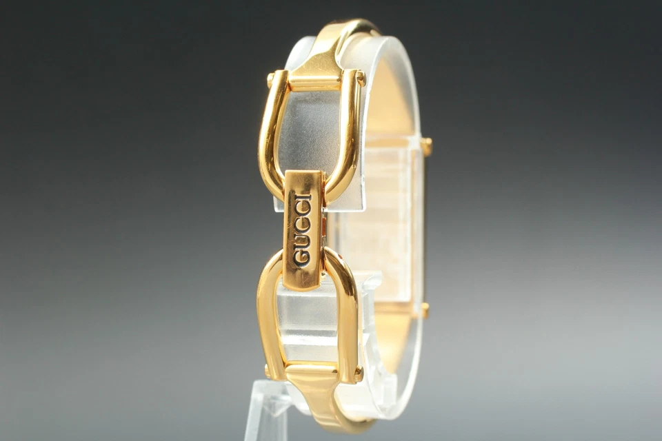 [Casi COMO NUEVO] Reloj para mujer vintage GUCCI 1500 13 mm dorado esfera negra rectangular Qz Foto 4 de 4