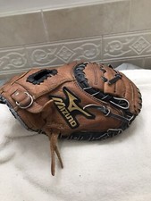 Mizuno GXC-104 31  Boys Fully Broken In Baseball Catchers Mitt Right Hand Throw