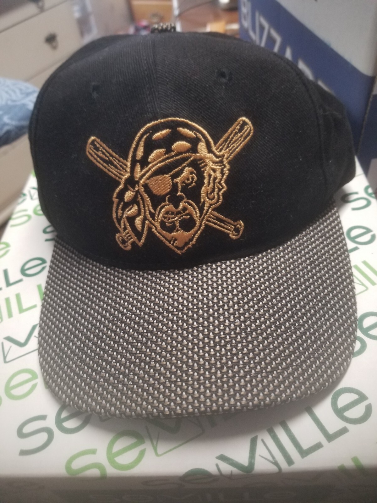 Picture 1 of 2