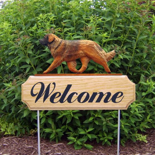 Leonberger Wood Welcome Outdoor Sign - Picture 1 of 1