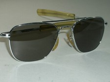 52 20 5 1/2 AMERICAN OPTICAL SHINY CHROME UV CRYSTAL ORIGINAL PILOT SUNGLASSES