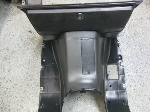 Honda CN250 1998 Helix carenado interior reposapiés protector de piernas carenado carrocería de plástico - Imagen 3 de 15