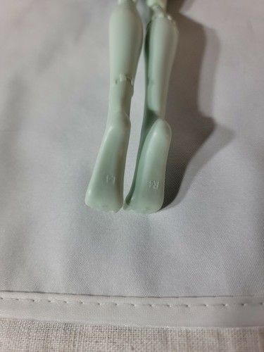 Monster High Wie boost du? : FRANKIE STEIN - Tochter von Frankenstein 11 Zoll Puppe - Bild 6 von 7