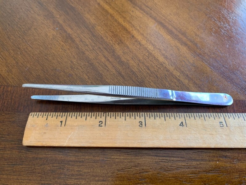 Quality Pre-owned “MED” Surgical Stainless Tweezer (3/4” deep jaws)