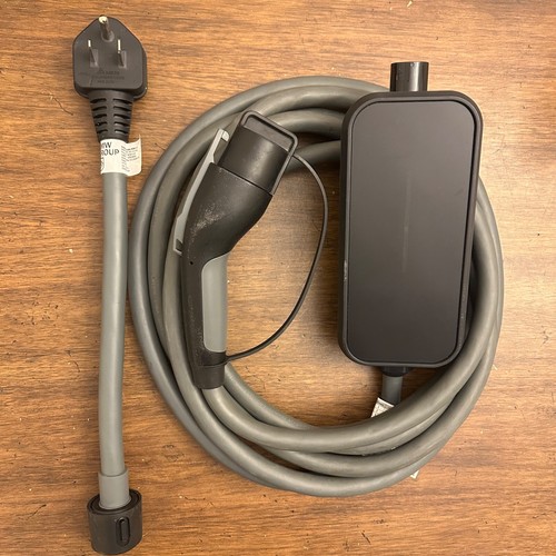 BMW XM iX iX3 iX1 i4 i5 i7 EV charger Flexible fast charging 40 Amps NEMA 6-50 - Picture 15 of 16
