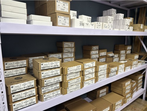 Allen-Bradley 2711P-T9W22D9P HMI PanelView Plus 7 Graphic Terminal - Picture 3 of 4