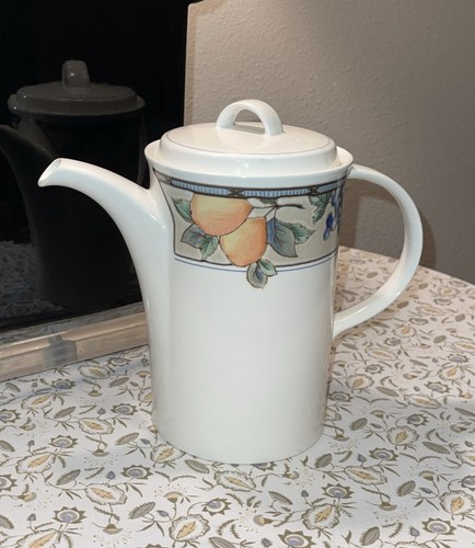 Mikasa INTAGLIO Garden Harvest COFFEE POT 8” Tall Teapot EUC Fruit Berries Olive - Picture 2 of 6
