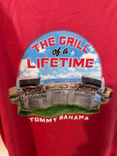 Tommy Bahama GRILL OF A LIFETIME T-Shirt Uomo GRANDE Rosso Cotone - BBQ Dad - NUOVO - Foto 4 di 4