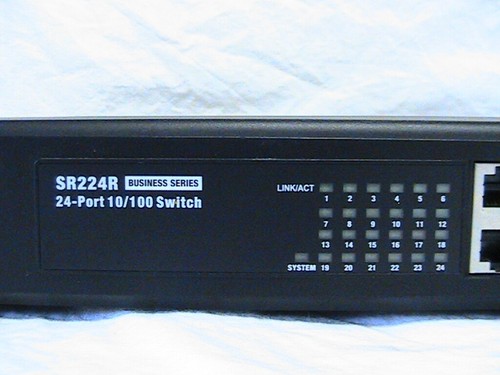 1 USED LINKSYS 24 PORT 10/100 SWITCH SR224R - Picture 3 of 5
