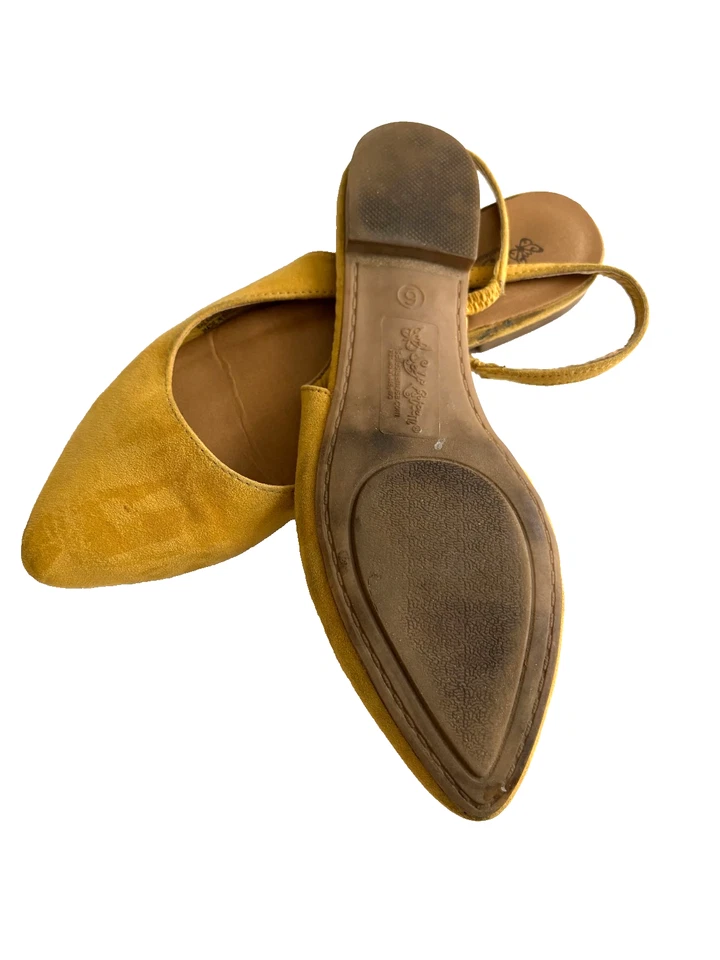 Zapatos planos sin cordones con puntera puntiaguda color amarillo dorado talla 6 Foto 3 de 4