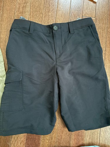 Under Armour Golf Shorts Boys Size M 2 Pair Chinos Heatgear Wicking Dress Medium - Picture 3 of 5