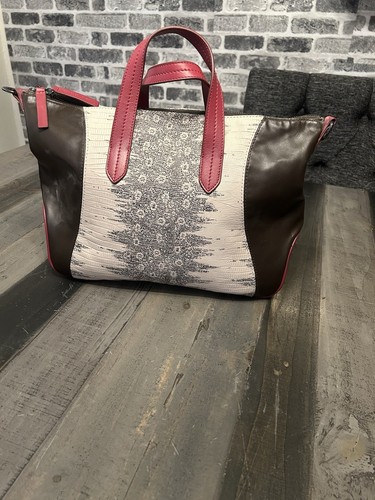 Charles JOURDAN HANDTASCHE, Reißverschluss oben, Füße unten