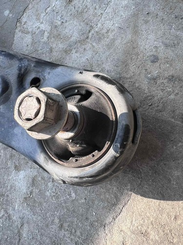 10-15 TOYOTA PRIUS LEFT DRIVER FRONT LOWER CONTROL ARM OEM - Picture 4 of 6
