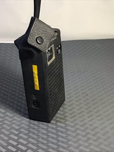 SONY TRANSISTOR POCKET RADIO TFM-4500 RADIO WITH CASE, WORKS - Picture 11 of 17