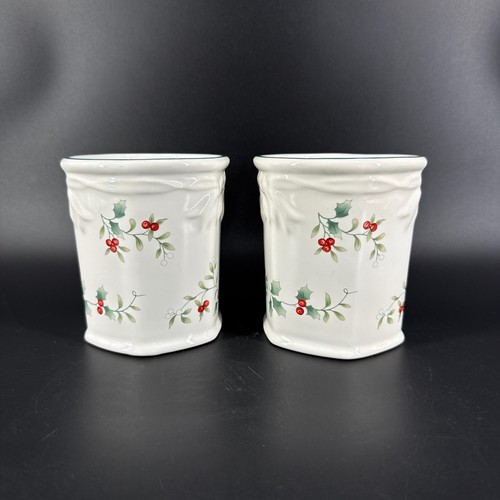 Pair Pfaltzgraff Winterberry Sculpted 15oz Coffee Mug Discontinued Embellished - Picture 4 of 8