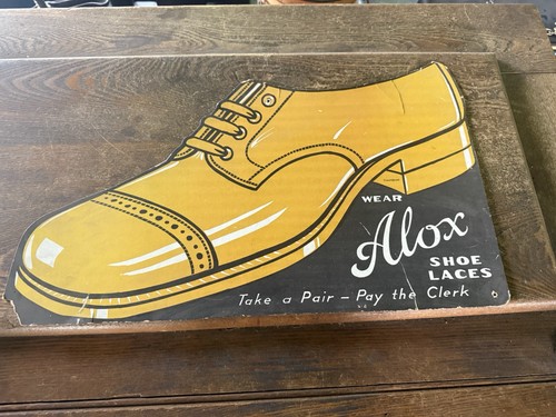 "Anuncio de zapatos de cartón con cordones Wear Alox, años 20 o 30 19"" de largo"