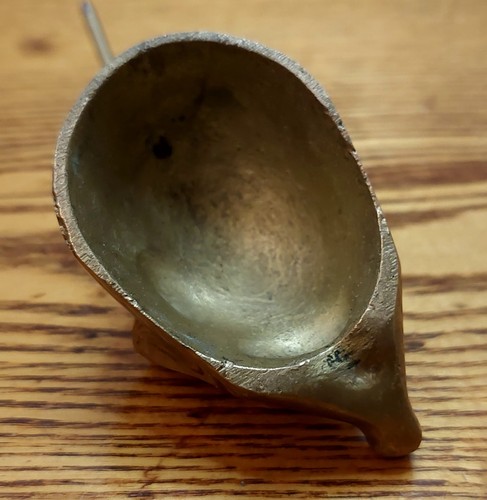 Vintage small brass mouse with long upright tail - Picture 5 of 8