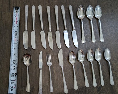 Wm. Rogers & Son International Silver Paris Silver plated Flatwear 19 Piece Lot - Picture 6 of 12