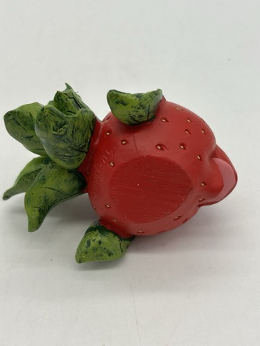 Anthropomorphic Resin Fruit Figurine Strawberry Fish WMG 2011 - Picture 5 of 5