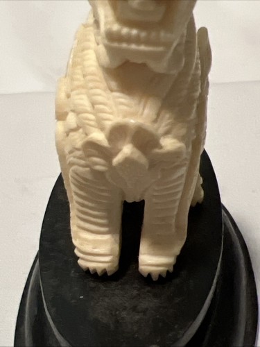 Singha Estatua León Sentado Coraje Fuerza de Poder Estatuilla Base de Madera - Imagen 8 de 13