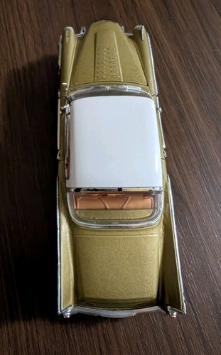 Signature Models 1957 Studebaker Hawk Tiara Gold 1/32 - Picture 6 of 17