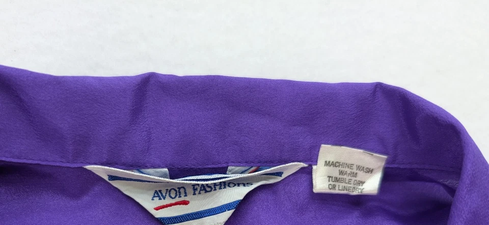 Blusa vintage para mujer Avon talla 7/8 pequeña púrpura manga larga con botones Foto 4 de 4