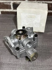 Bepco R-8 Relay Valve Replacement for Bendix 286370 | F224690