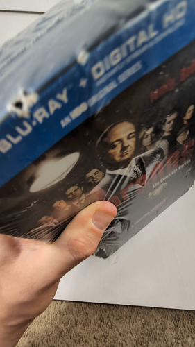 LIRE The Sopranos Série Complète Blu Ray & Digital HD Coffret HBO - Vidéo 1 sur 1