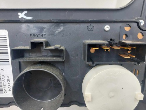 Climatizzatore aria condizionata riscaldamento cruscotto centrale cruscotto Chrysler Grand Voyager 2006 - Foto 9 di 10