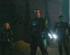 JUDE LAW signed (CAPTAIN MARVEL) autograph Movie 8X10 photo *Yon-Rogg* W/COA #2 JUDE LAW signed (CAPTAIN MARVEL) autograph Movie 8X10 photo *Yon-Rogg* W/COA #2