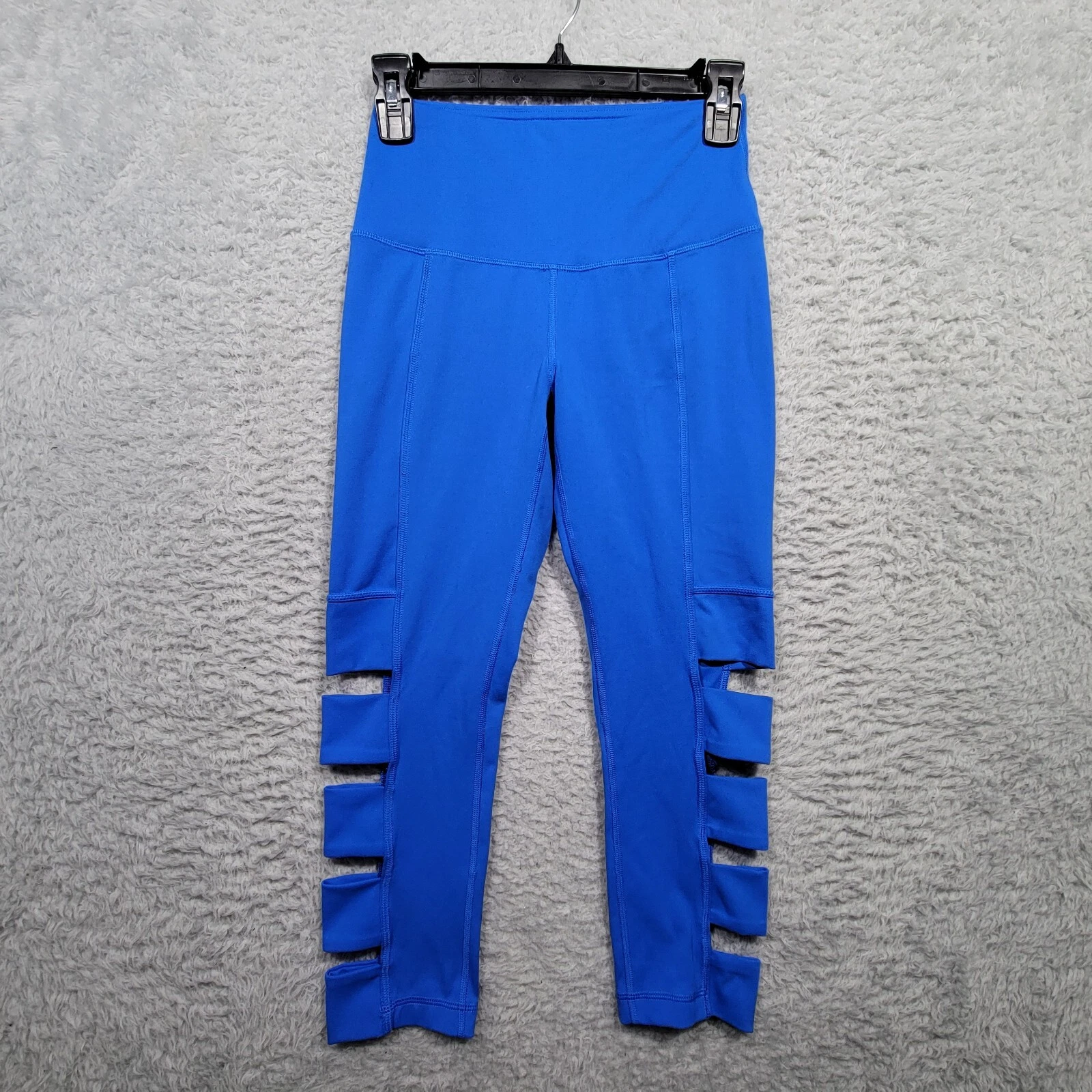 yogalicious cut out capri cropped leggings