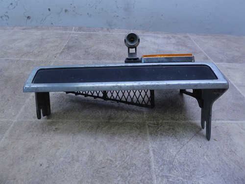 1984 Honda VF700C Magna V45 H1736) left and right front radiator trims set - Picture 9 of 12