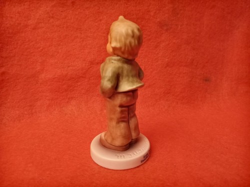 M.I. HUMMEL Club 2005-2006 Goebel 848 - Steadfast Soprano Boy Figurine 2002 #2 - Picture 3 of 7