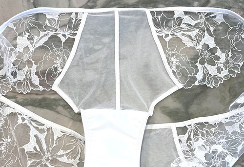 NUEVO Victoria Secret Muy Sexy Lujo Malla y Encaje Cheeky Panty - Blanco Coco - XL - Imagen 2 de 4