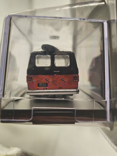 Clearance-M2 Machines 1:64 1971 Chevrolet Van Surf Board “Dia De Los Muertos" - Picture 4 of 4