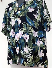 VTG PARADISE FOUND - MEN'S L BLACK HAWAIIAN PRINT SHORT SLEEVE BUTTON SHIRT