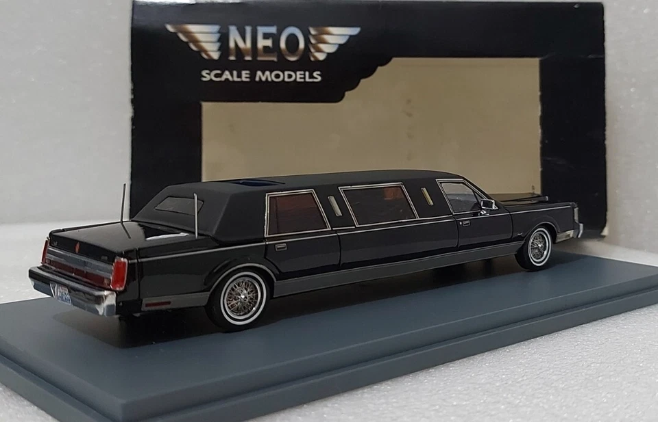 Lincoln Town Car Formal Limousine Strech 1985 Black 1:43 Neo SUPERB!! - Image 2 of 4