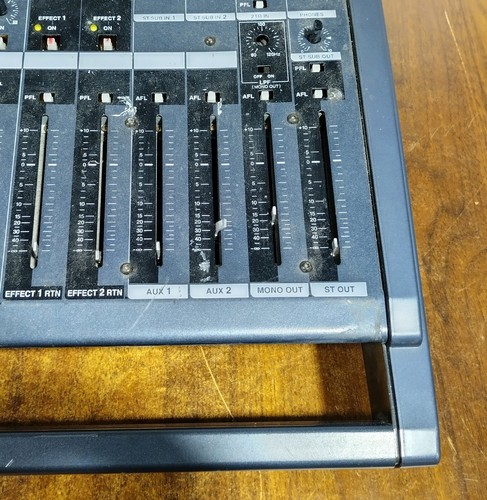 Yamaha EMX 5000-20 20-Channel SPX Digital Multi Effects Powered Mixing Console - Picture 16 of 23